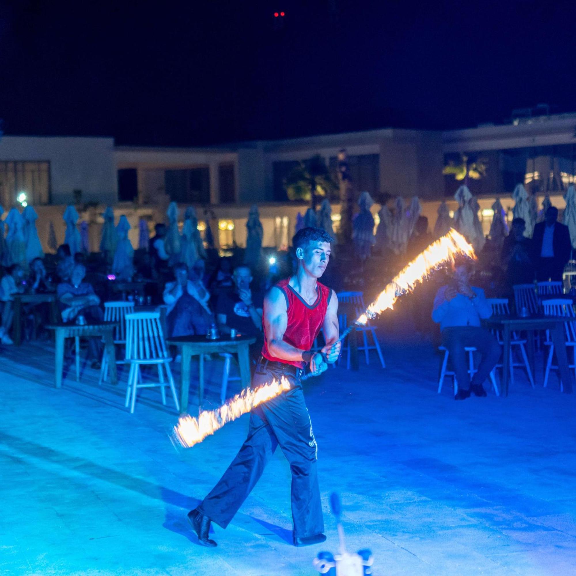 Radisson Blu Resort Al Hoceïma Dış mekan fotoğraf Fire fan performance