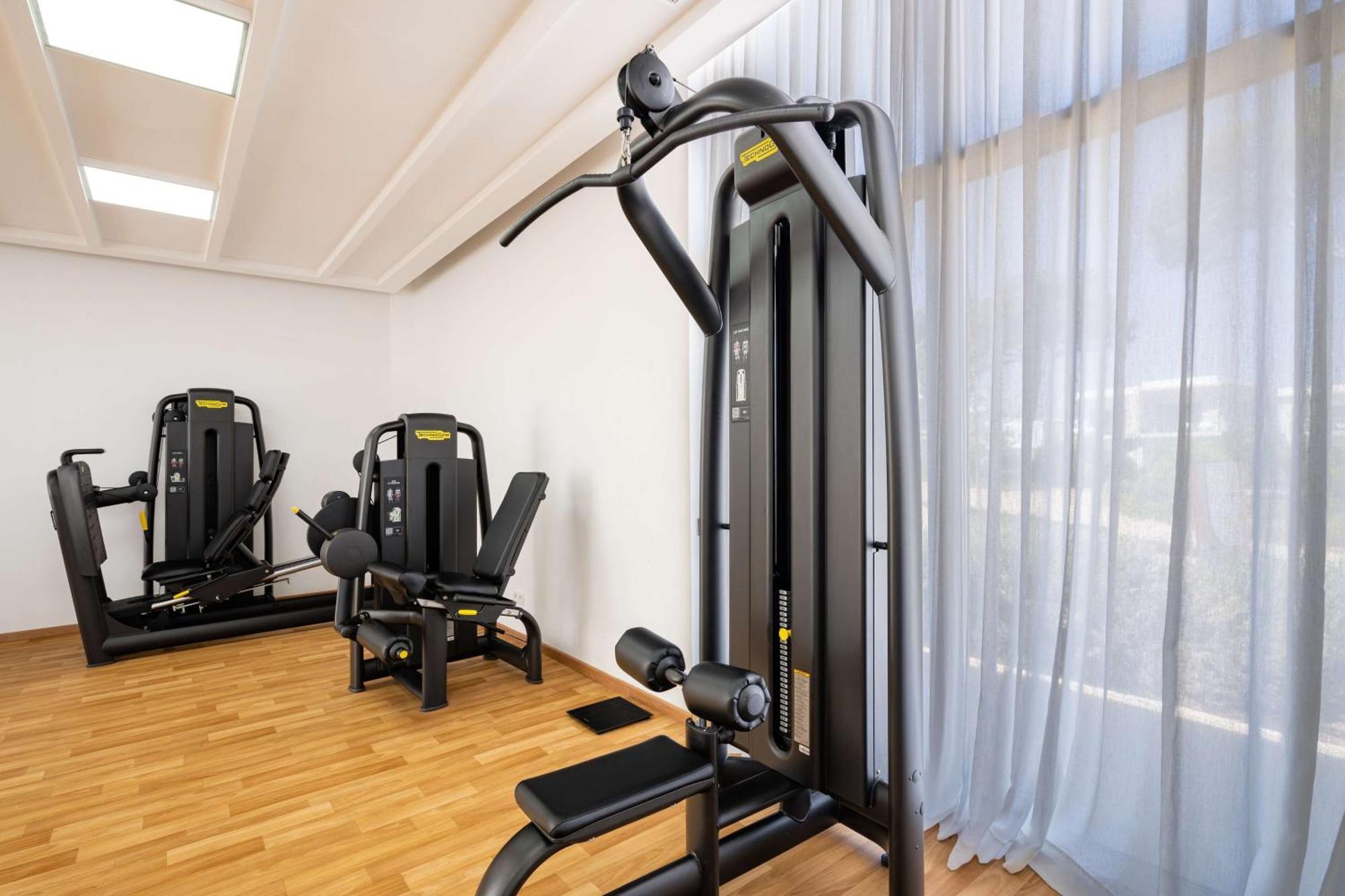 Radisson Blu Resort Al Hoceïma Dış mekan fotoğraf A Technogym selection