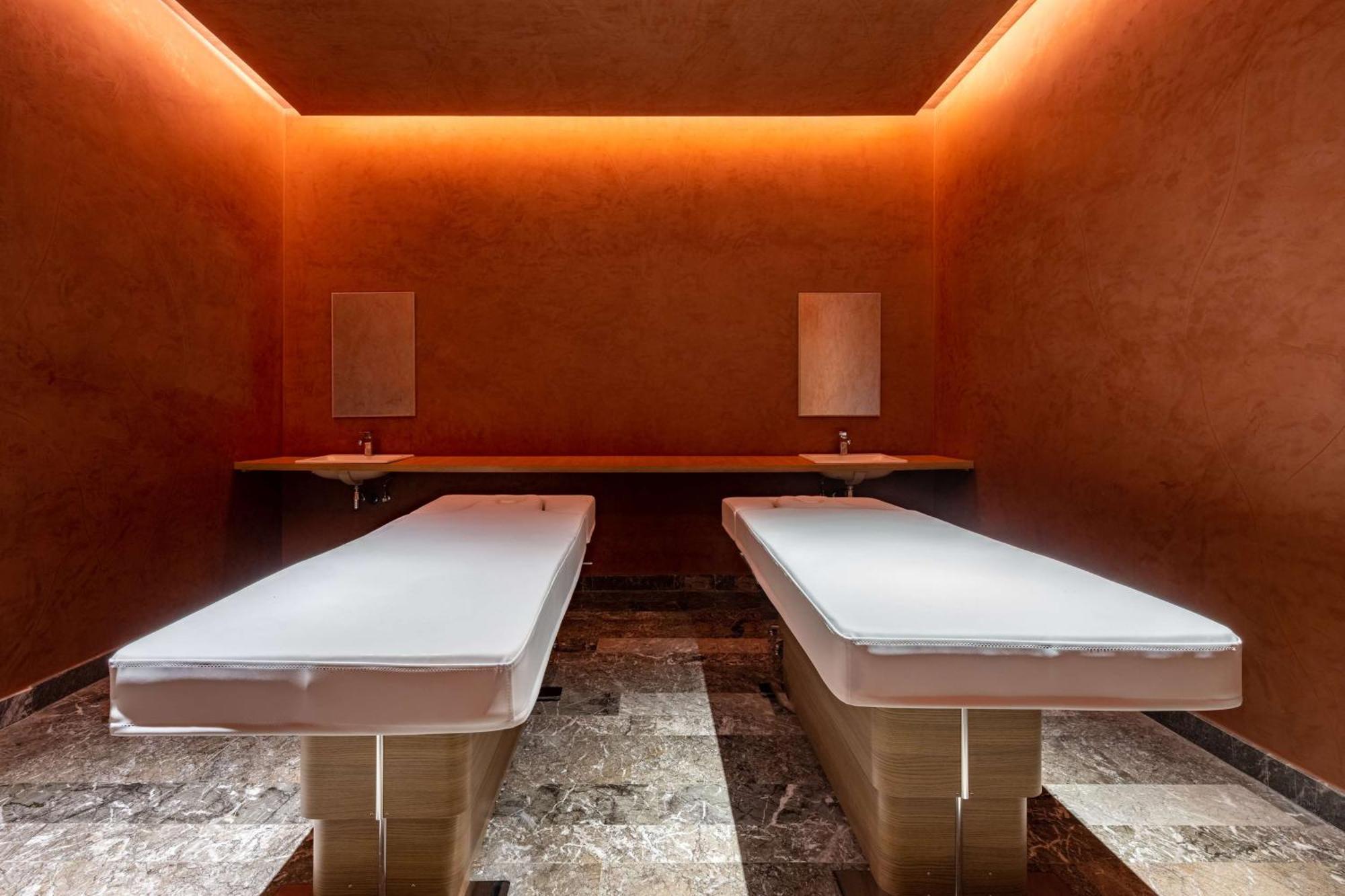Radisson Blu Resort Al Hoceïma Dış mekan fotoğraf The spa at The Ritz-Carlton, Hong Kong