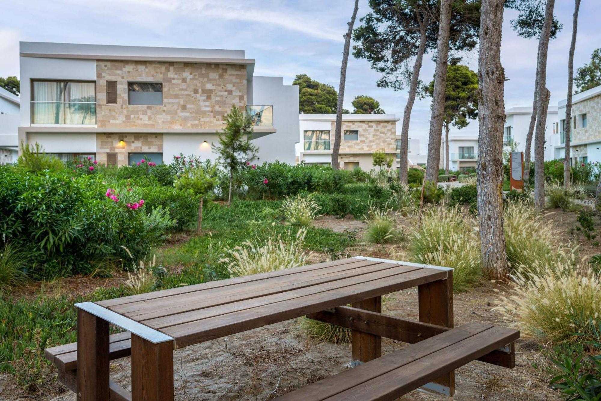 Radisson Blu Resort Al Hoceïma Dış mekan fotoğraf The campus of the University of Lleida