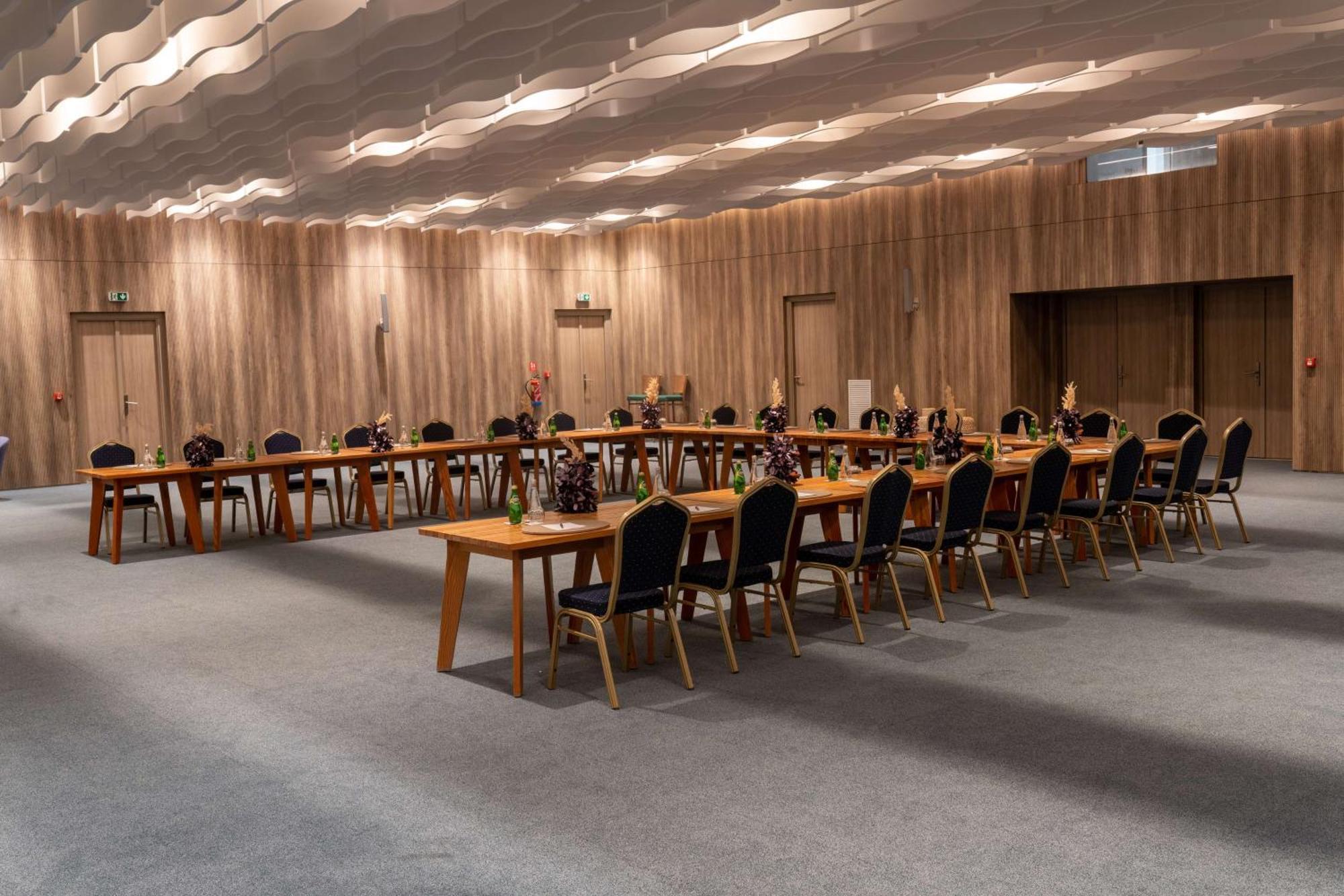 Radisson Blu Resort Al Hoceïma Dış mekan fotoğraf The conference room of the German Bundestag