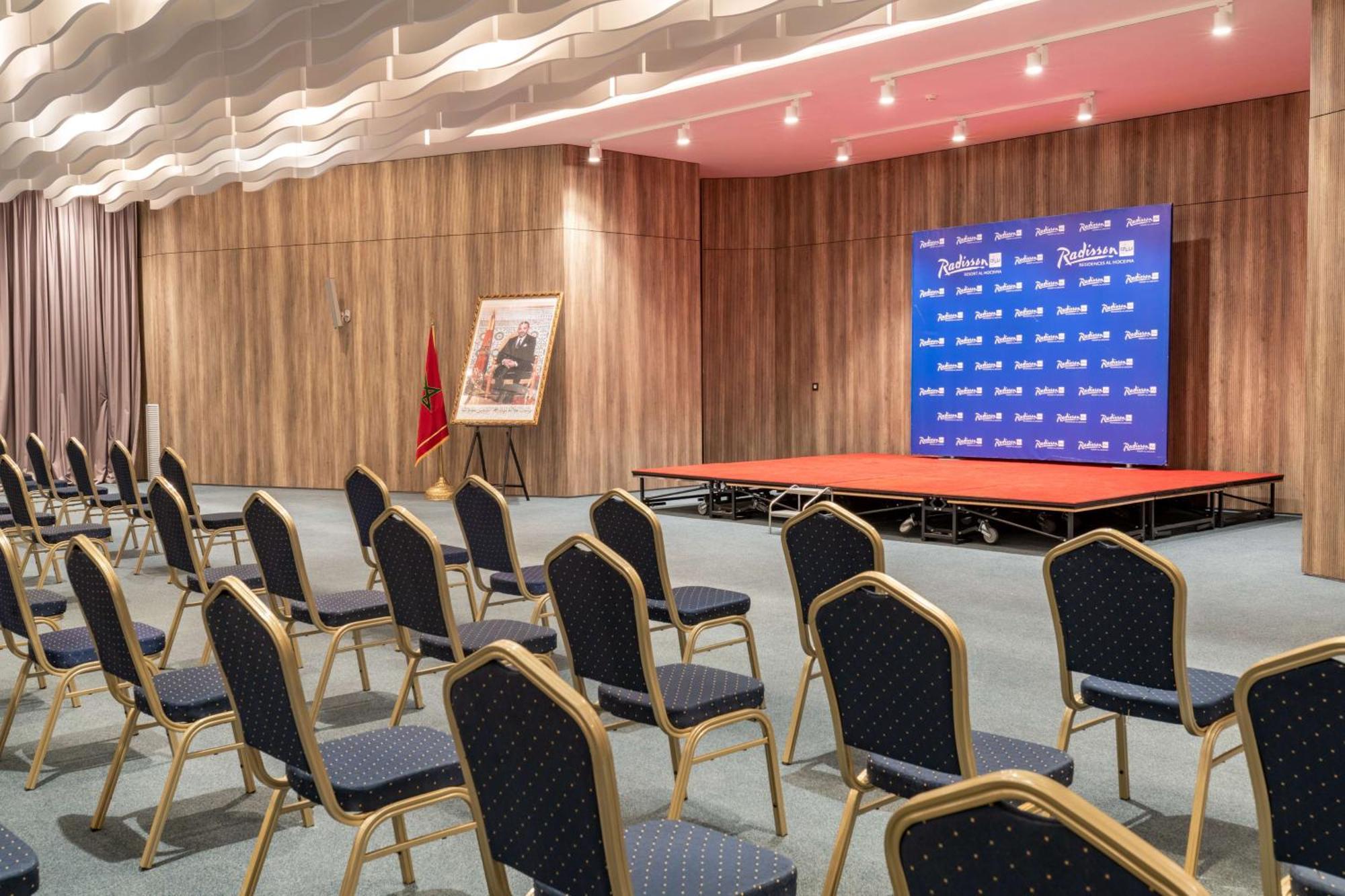 Radisson Blu Resort Al Hoceïma Dış mekan fotoğraf The press conference room of the Federal Council