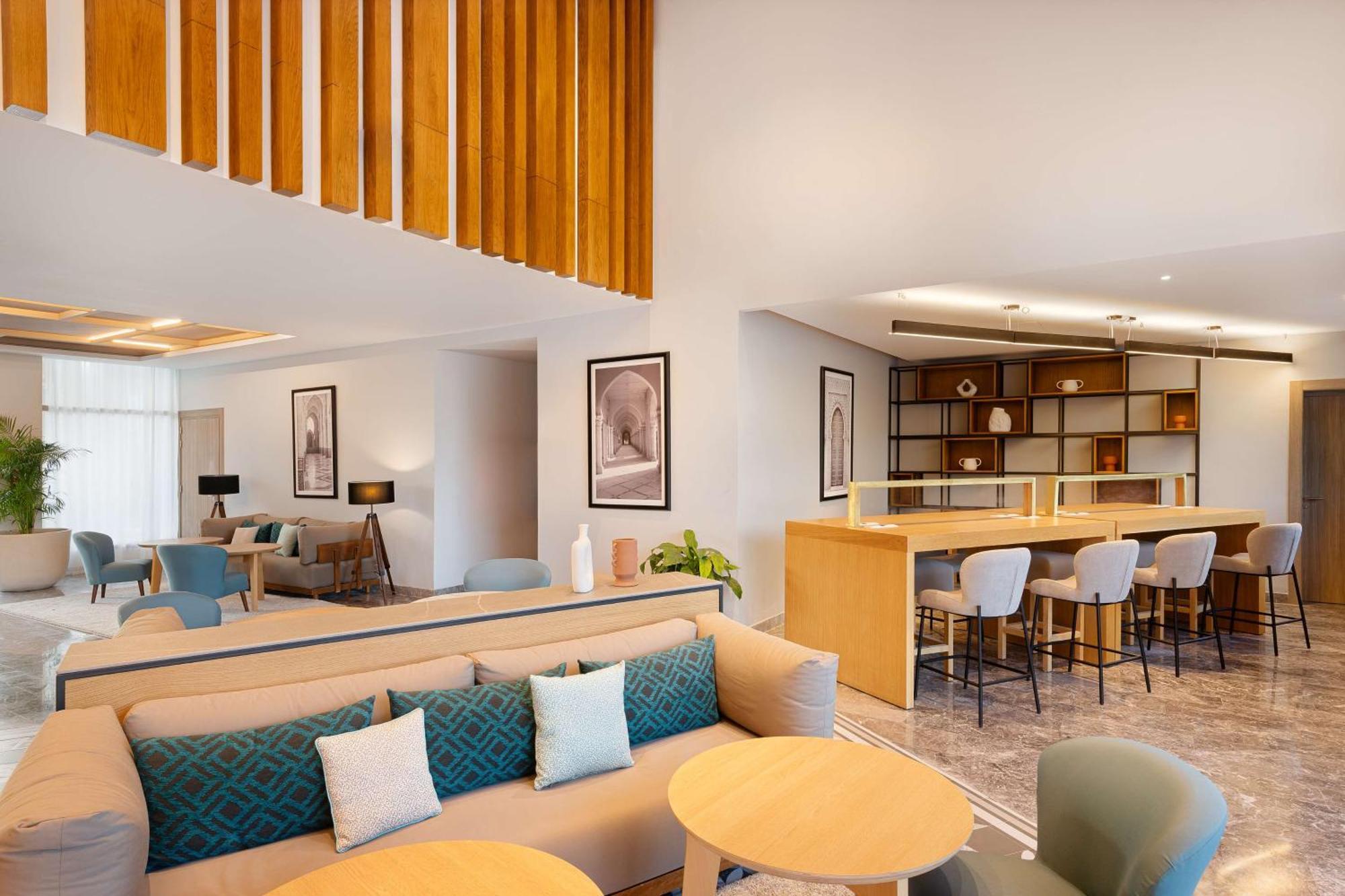 Radisson Blu Resort Al Hoceïma Dış mekan fotoğraf The lounge at the airport